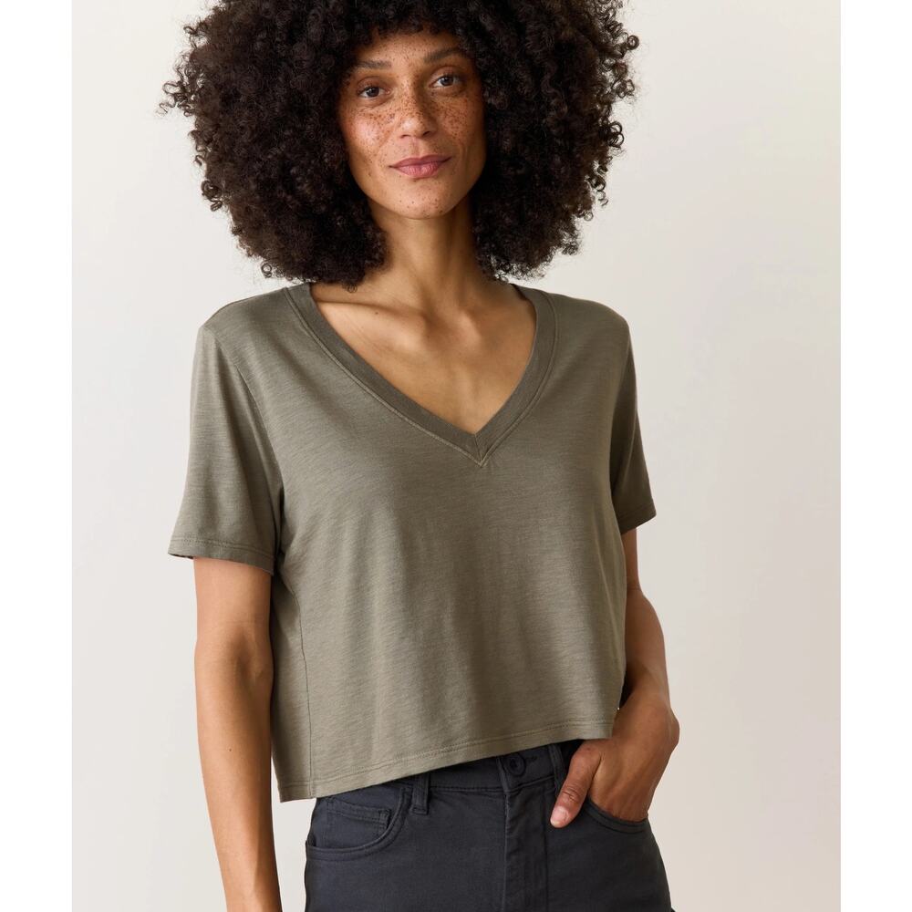 Marine Layer Women's T-Shirt Boyfriend Relaxed Fit V-Neck Cropped Tee in Olive
